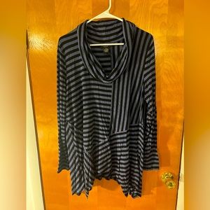 Long sleeve by Grace the perfect fit in an XL